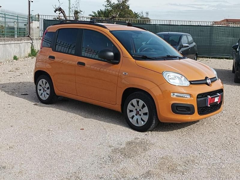 Usata Fiat Panda Lounge 94 CV (69 kW) 2020 Arancione Utilitaria