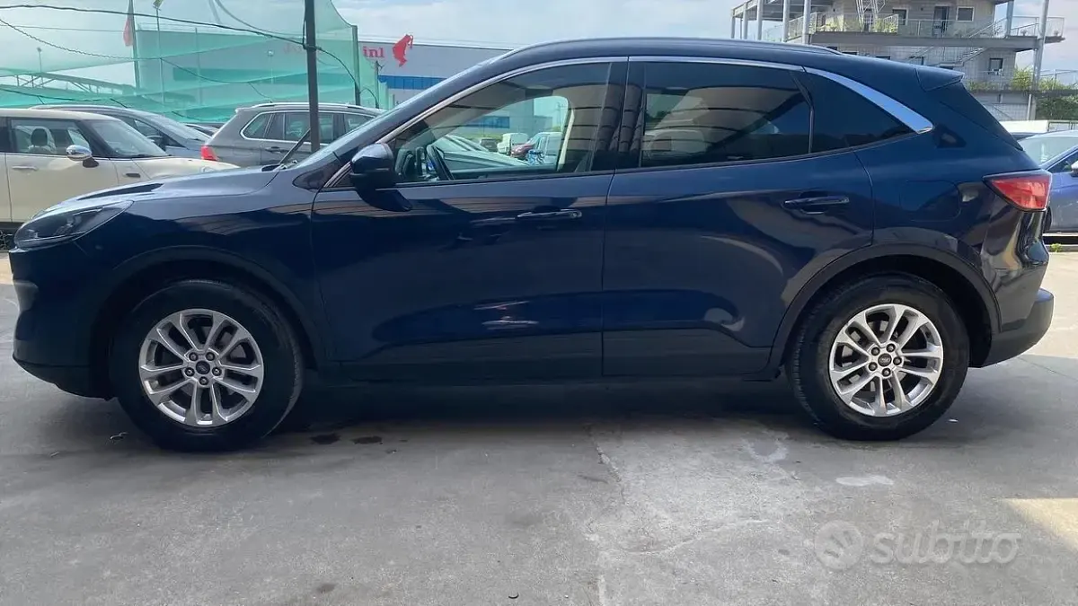 Usata Ford Kuga Titanium 120 CV (88 kW) 2021 Bluazzurro SUV