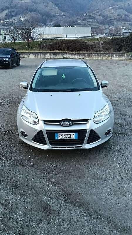 Usata Ford Focus 116 CV (85 kW) 2012 Argento Station wagon