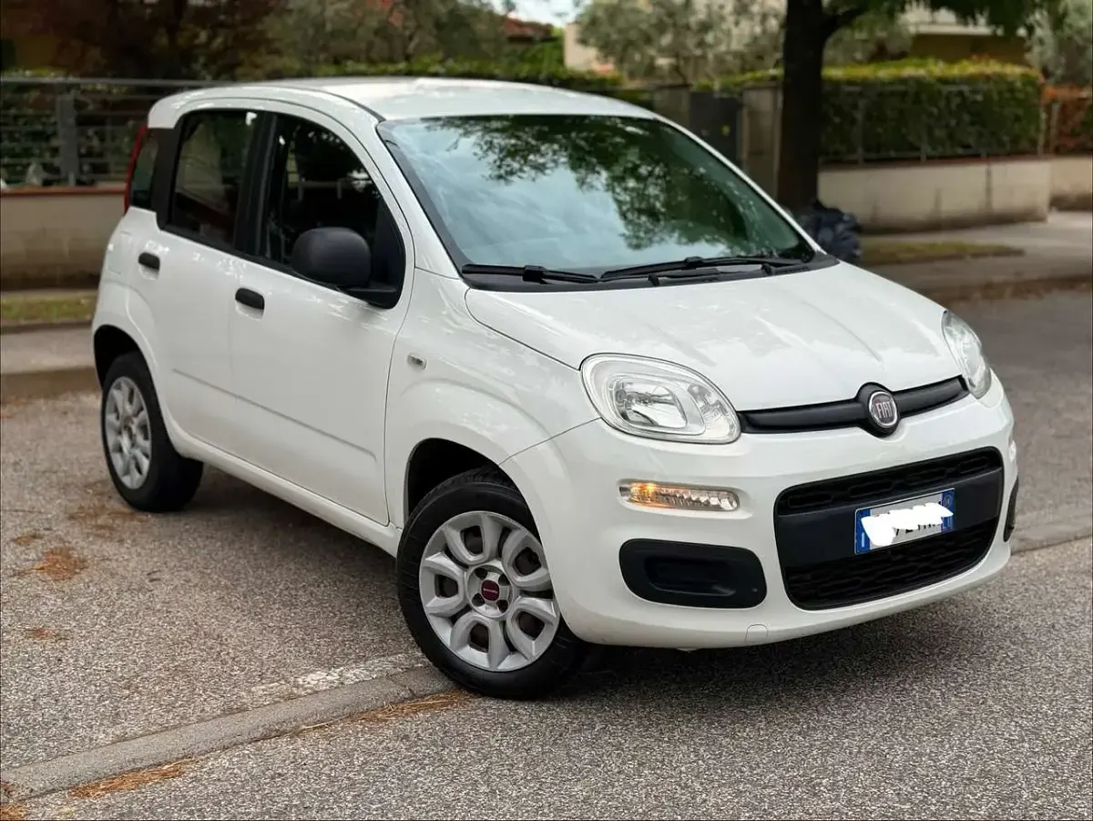 Usata Fiat Panda Lounge 80 CV (58 kW) 2014 Bianco Utilitaria