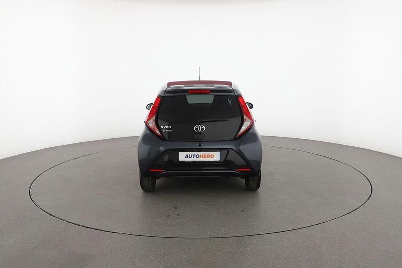 Usata Toyota Aygo X-wave 72 CV (52 kW) 2020 Grigio Utilitaria