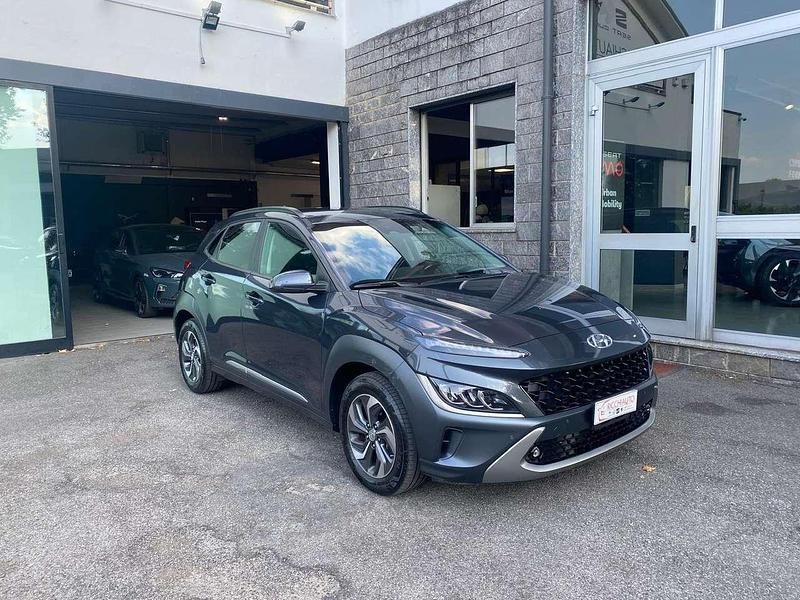 Grigio Usata 2022 Hyundai Kona SUV | 19.500 € (Buon prezzo) - Immagine 1/4