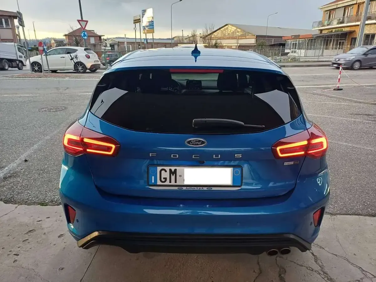 Usata Ford Focus ST-Line 125 CV (91 kW) 2023 Blu/azzurro Berlina