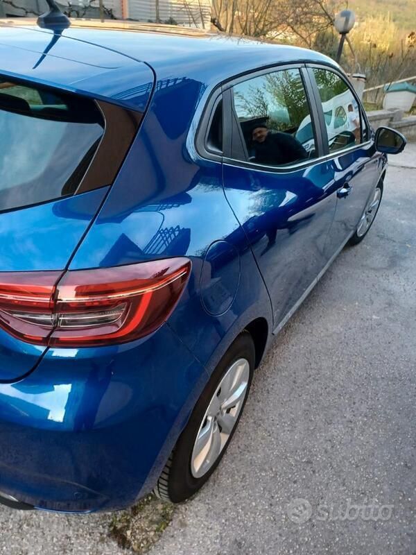 Usata Renault Clio V Business 90 CV (66 kW) 2020 Blu/azzurro Utilitaria