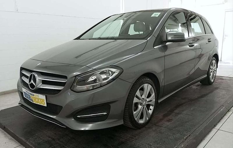 Grigio metallizzato Usata 2015 Mercedes B220 Monovolume | 10.970 € - Immagine 1/4