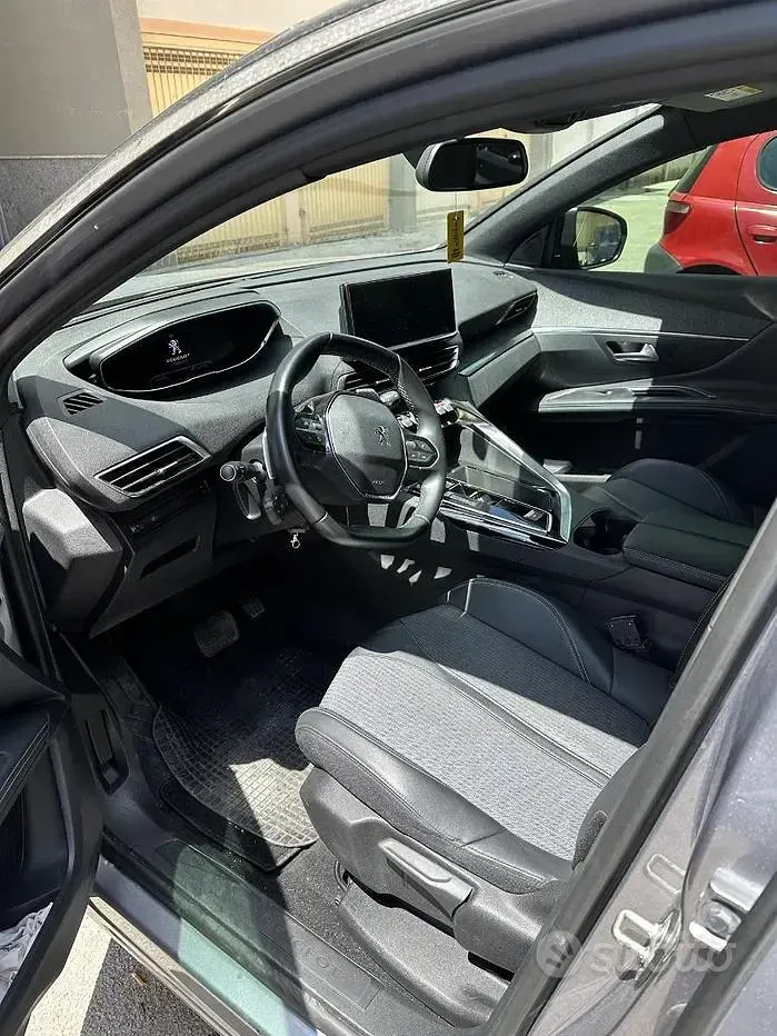 Usata Peugeot 3008 Allure 131 CV (96 kW) 2023 Grigio SUV