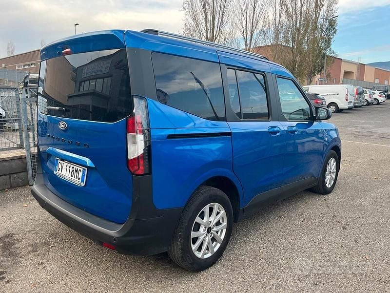 Usata Ford Tourneo Courier Titanium 125 CV (91 kW) 2024 Blu Monovolume