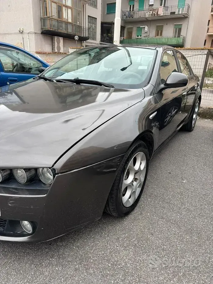 Usata Alfa Romeo 159 150 CV (110 kW) 2008 Marrone Berlina