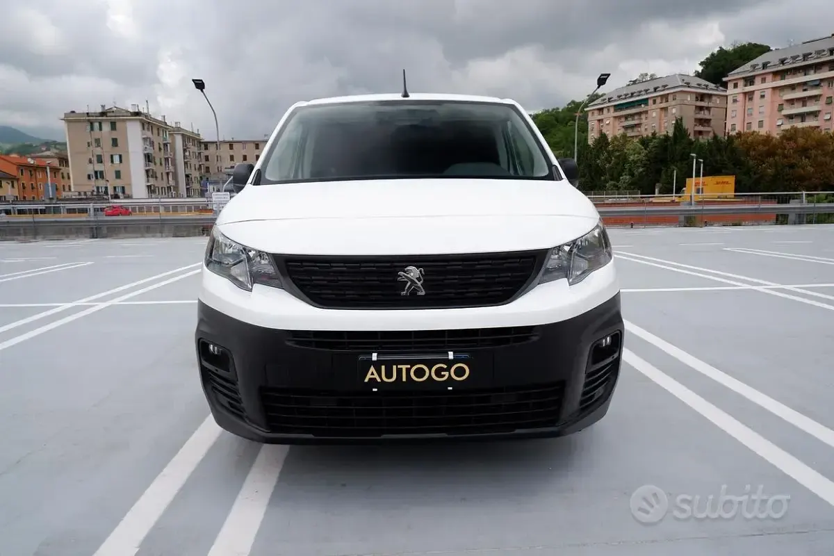 Usata Peugeot Partner Premium 102 CV (75 kW) 2021 Bianco Monovolume