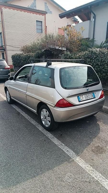 Usata Lancia Ypsilon 86 CV (63 kW) 2003 Utilitaria