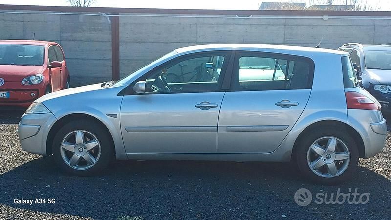 Usata Renault Mégane II 103 CV (75 kW) 2008 Grigio Berlina