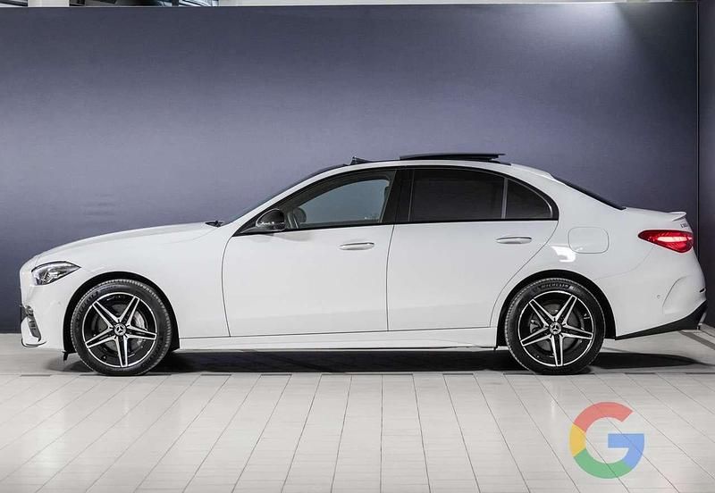 Begagnad Mercedes C300e AMG Line Premium Plus 313 HK (230 kW) 2024 Vit Sedan