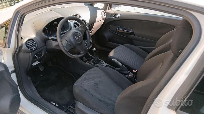 Occasion Opel Corsavan 75 ch (55 kW) 2011 Blanc Citadine