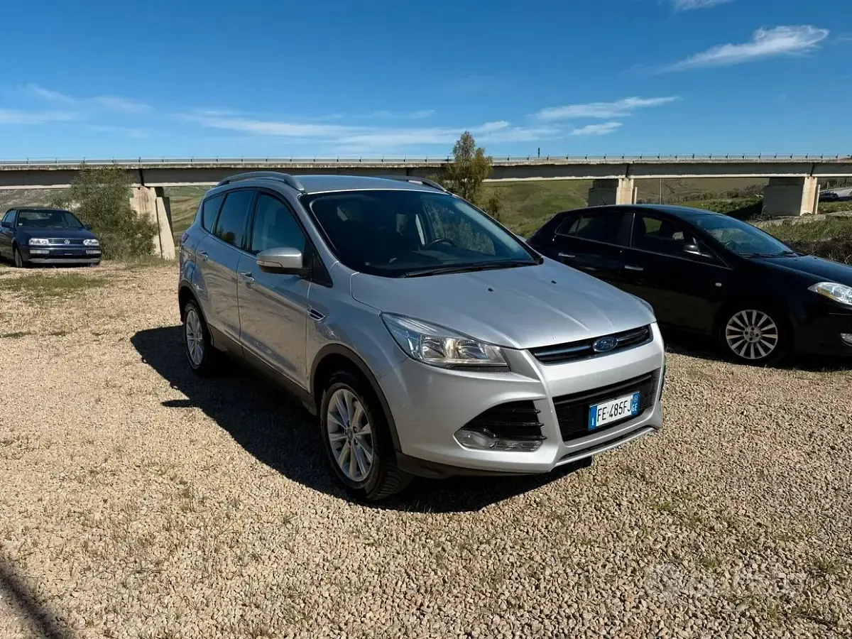 Usata Ford Kuga Titanium 120 CV (88 kW) 2016 Grigio SUV