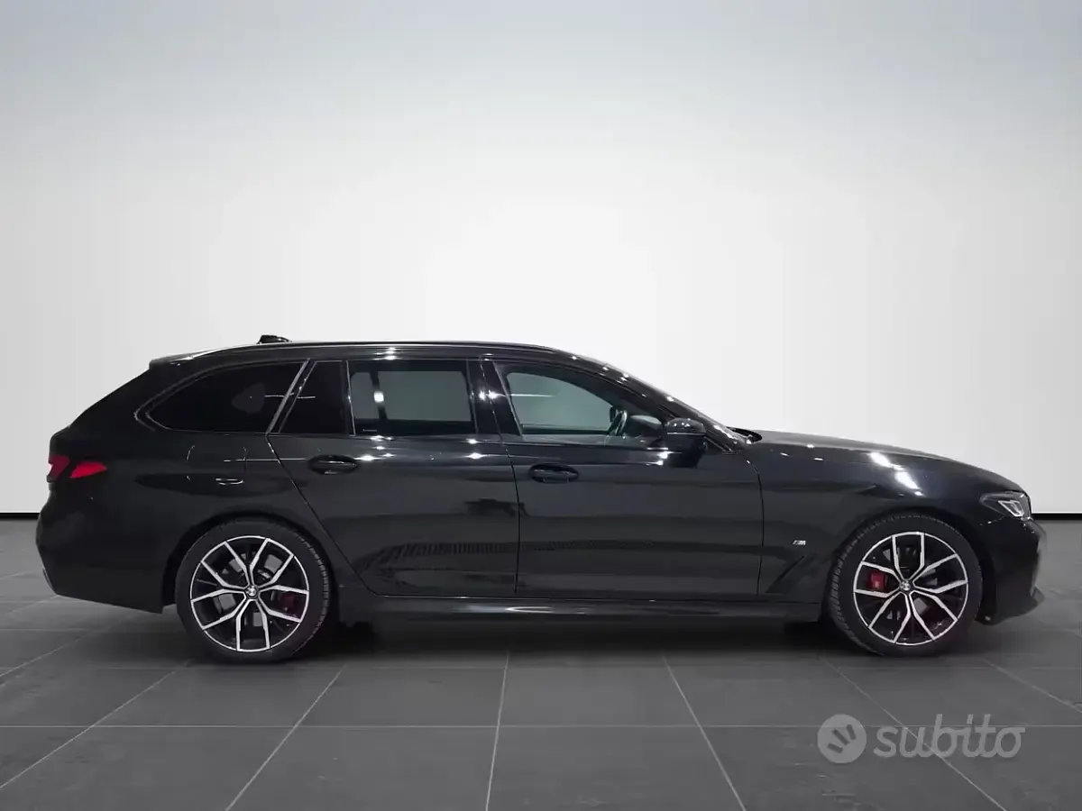 Usata BMW 520 M Sport 190 CV (139 kW) 2023 Nero Station wagon