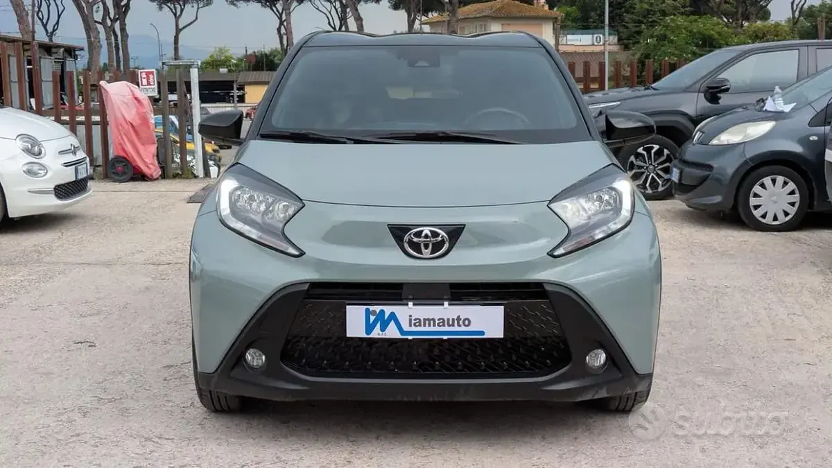 Usata Toyota Aygo X Trend 72 CV (52 kW) 2025 Verde SUV