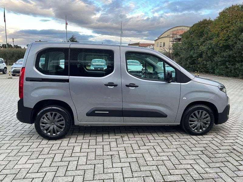 Usata Citroën Berlingo 102 CV (75 kW) 2025 Grigio scuro Monovolume