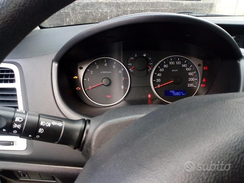 Usata Hyundai i20 78 CV (57 kW) 2011 Bianco Utilitaria