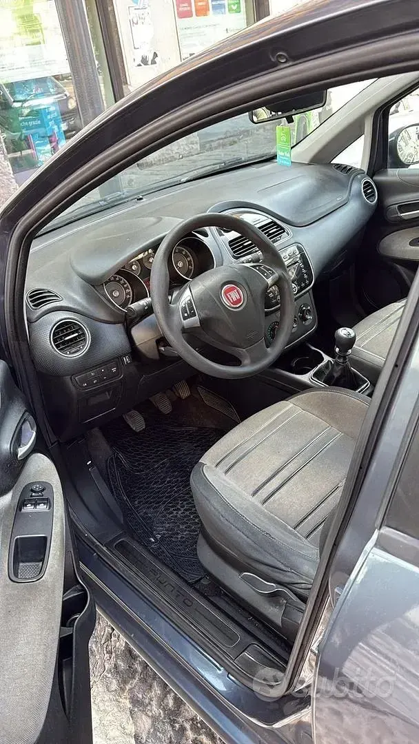 Usata Fiat Punto Evo 77 CV (56 kW) 2010 Grigio Utilitaria