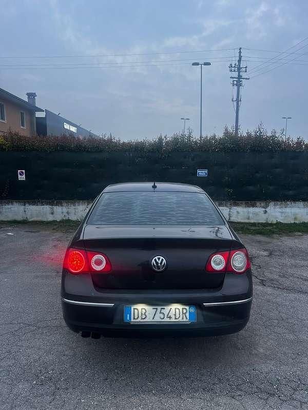Usata VW Passat Highline 140 CV (102 kW) 2006 Berlina
