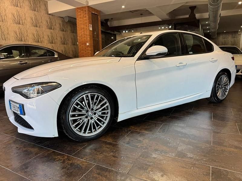 Usata Alfa Romeo Giulia Executive 150 CV (110 kW) 2018 Bianco Berlina