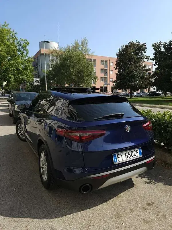 Usata Alfa Romeo Stelvio Business 190 CV (139 kW) 2019 Blu/azzurro SUV