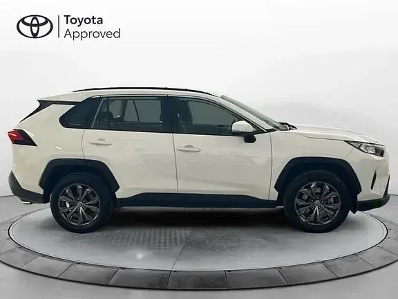 Usata Toyota RAV4 Hybrid Active 218 CV (160 kW) 2023 Bianco SUV