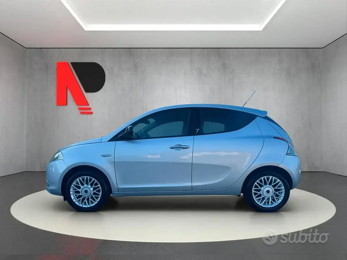 Usata Lancia Ypsilon Silver 69 CV (50 kW) 2013 Grigio Utilitaria