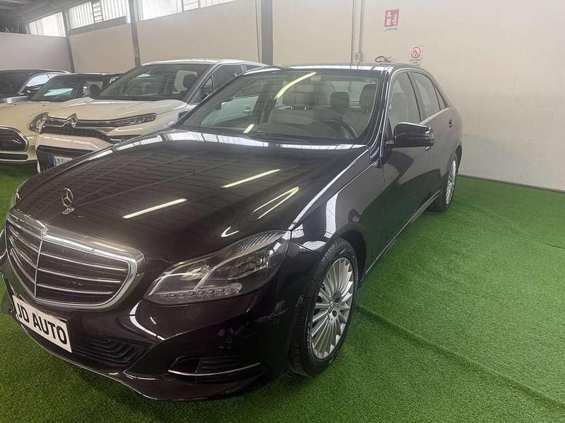 Usata Mercedes E200 Premium 136 CV (100 kW) 2015 Nero Berlina