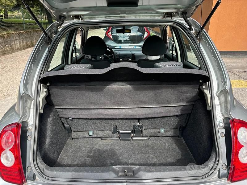 Usata Nissan Micra 80 CV (58 kW) 2005 Grigio Utilitaria