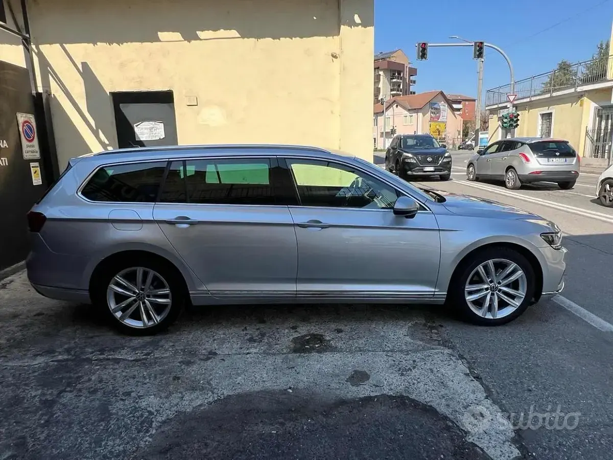 Usata VW Passat 150 CV (110 kW) 2020 Grigio Station wagon