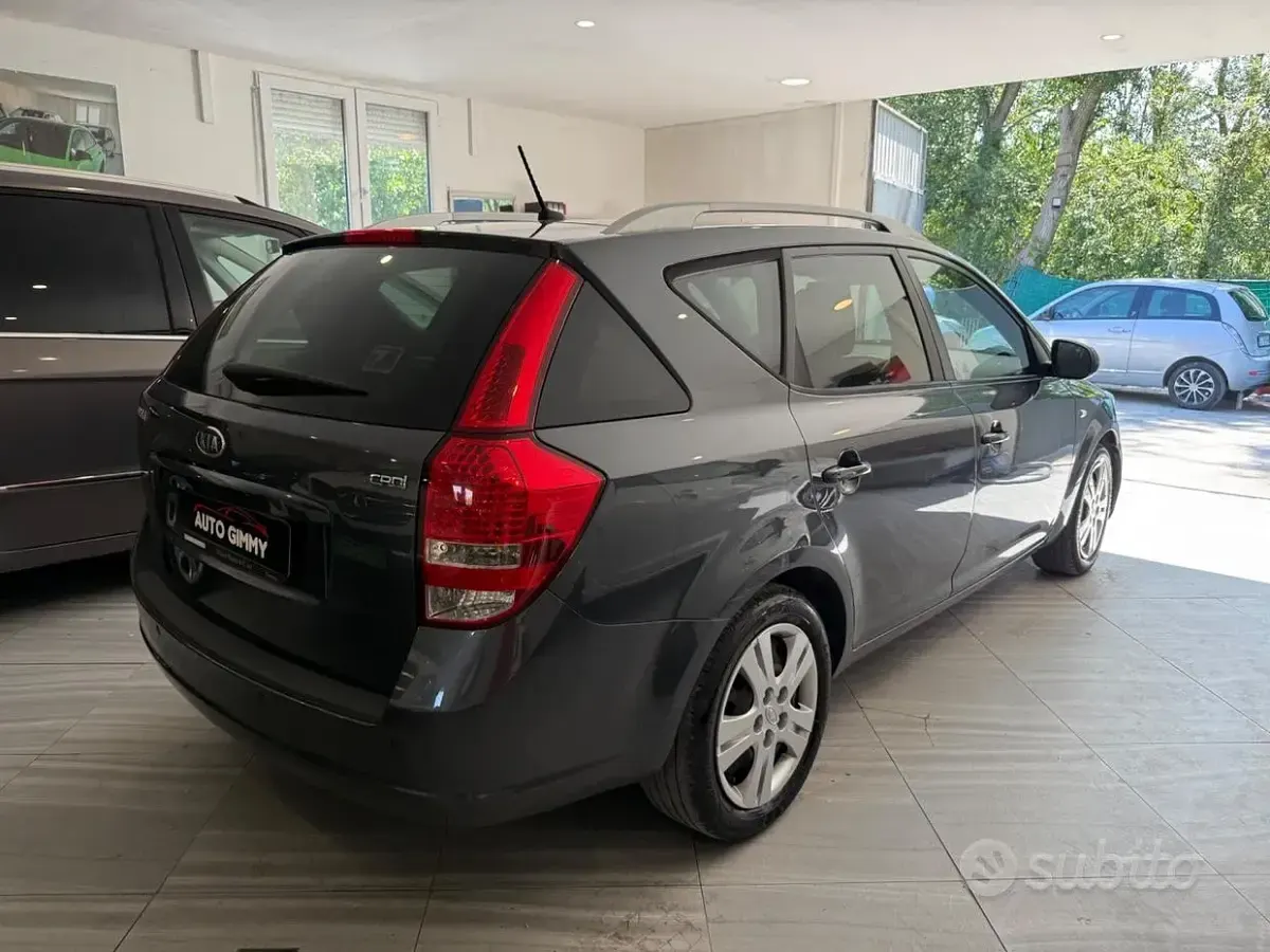 Usata Kia Ceed 115 CV (84 kW) 2011 Nero Utilitaria