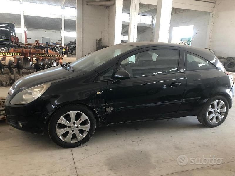 Usata Opel Corsa Club 75 CV (55 kW) 2008 Utilitaria