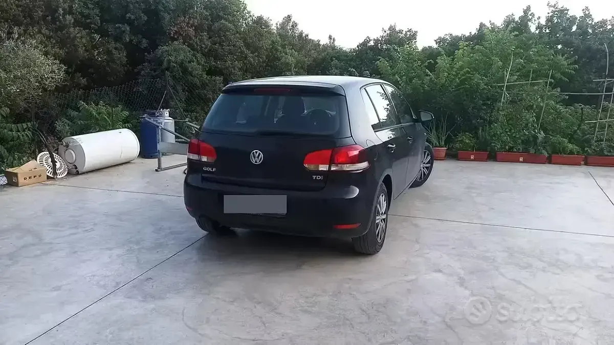 Usata VW Golf VI 102 CV (75 kW) 2011 Nero Utilitaria