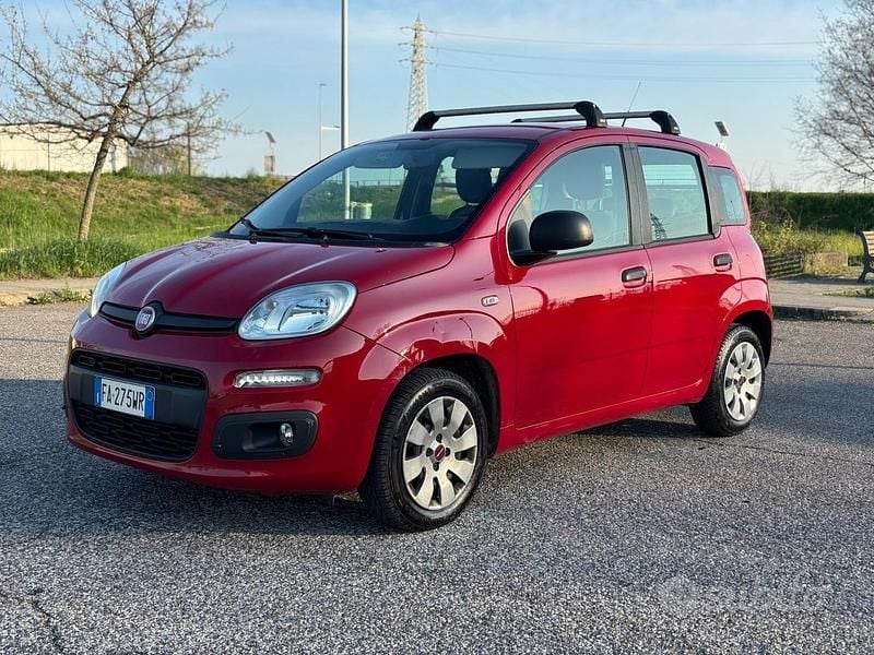 Usata Fiat Panda Easy 69 CV (50 kW) 2015 Rosso Utilitaria