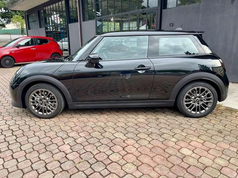Usata Mini Cooper S Essential 204 CV (150 kW) 2024 Nero Utilitaria