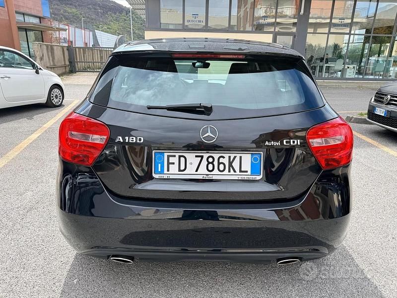 Usata Mercedes A180 109 CV (80 kW) 2015 Nero Berlina