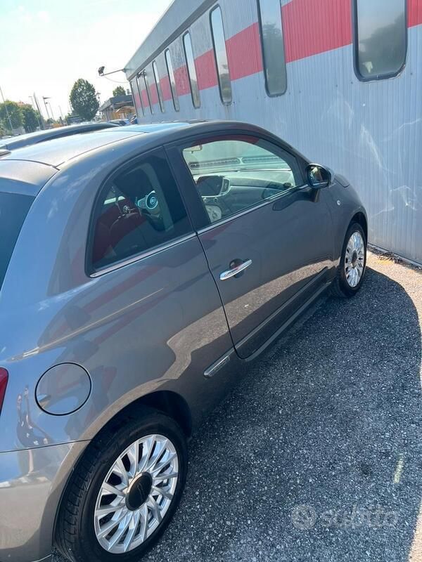 Usado Fiat 500 Dolcevita 70 CV (51 kW) 2022 Gris Utilitario