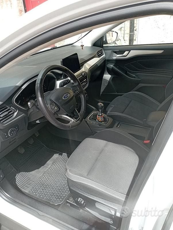 Usata Ford Focus 95 CV (69 kW) 2019 Bianco Berlina