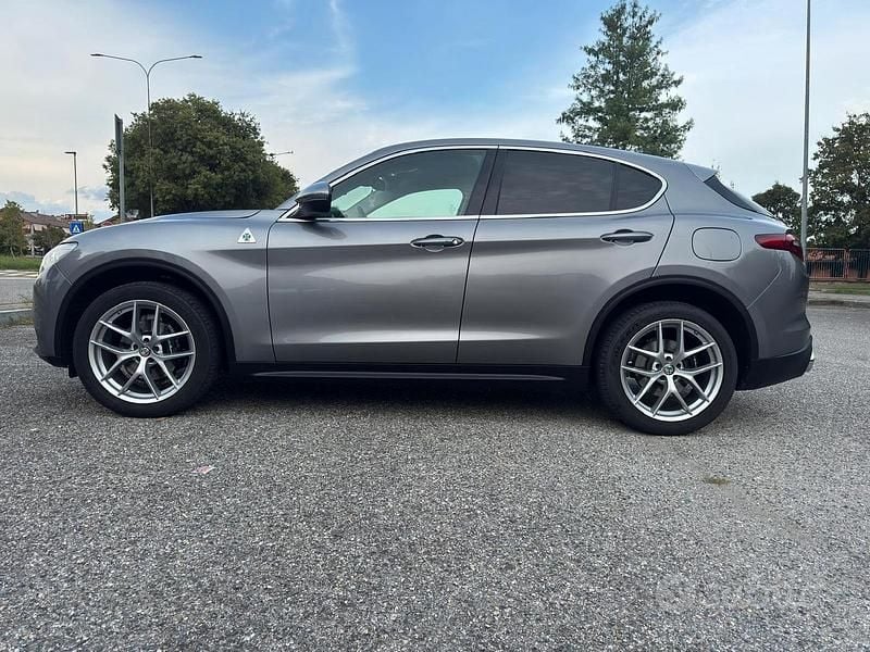 Usata Alfa Romeo Stelvio 280 CV (205 kW) 2017 Grigio SUV