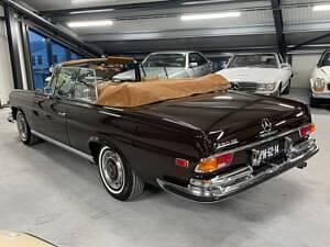 Usata Mercedes 280 SE 160 CV (117 kW) 1970 Marrone Cabrio