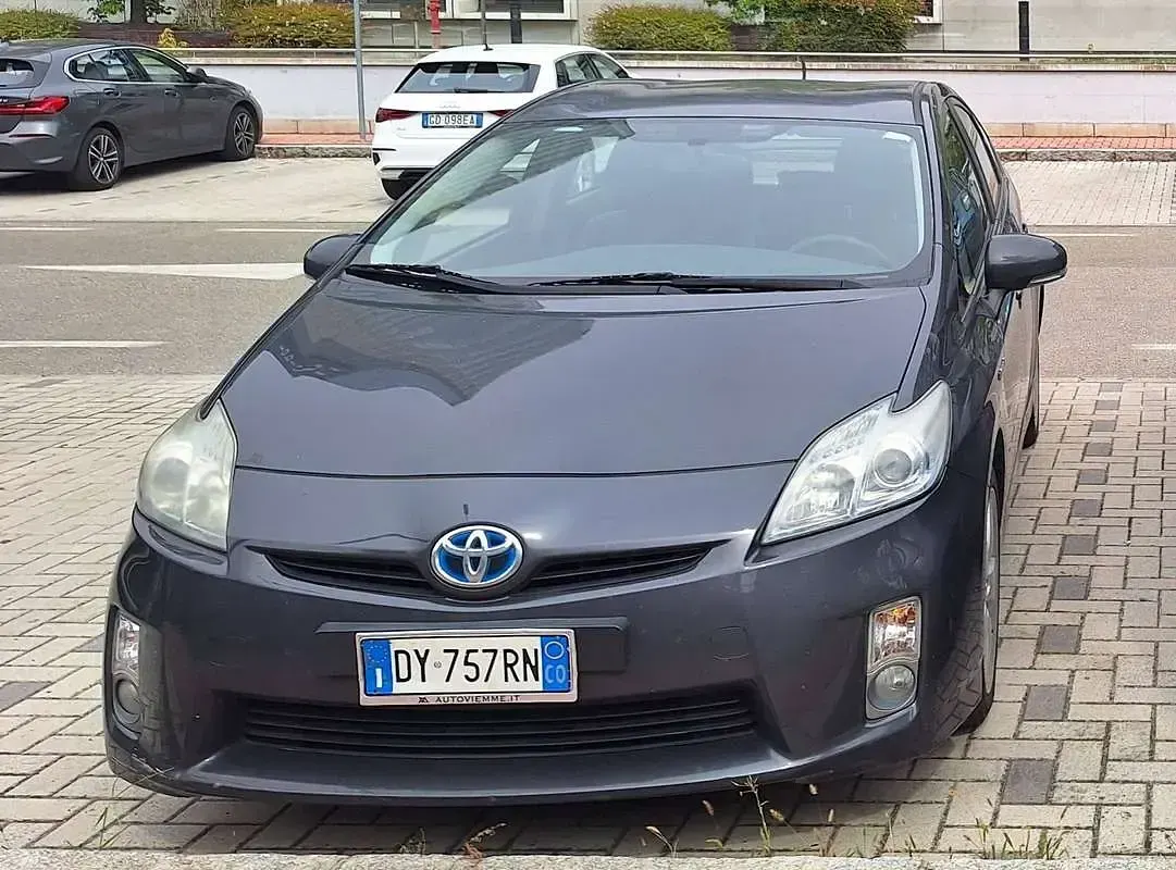 Usata Toyota Prius Active 99 CV (72 kW) 2009 Grigio Utilitaria