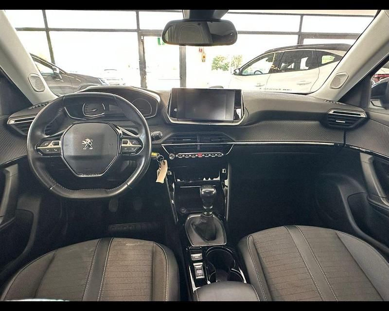 Usata Peugeot 2008 Allure 102 CV (75 kW) 2022 Grigio SUV