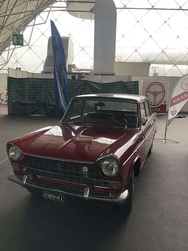 Usata Fiat 2100 102 CV (75 kW) 1959 Rosso Berlina