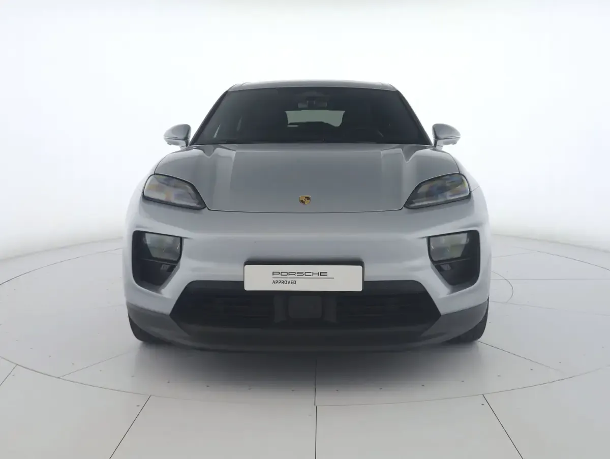 Usata Porsche Macan 197 CV (144 kW) 2025 Argento dolomite metallizzato SUV
