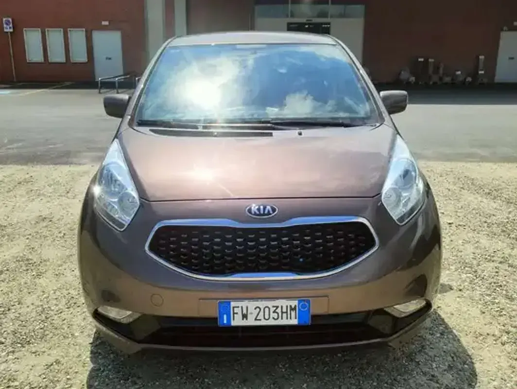Usata Kia Venga Active 90 CV (66 kW) 2019 Marrone Utilitaria