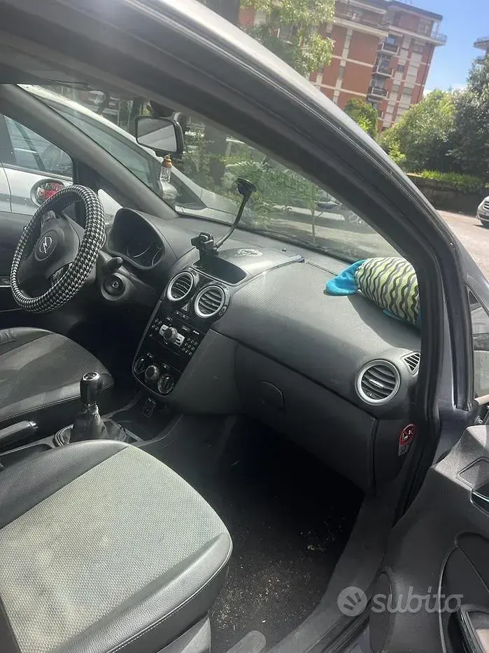 Occasion Opel Corsa 80 ch (58 kW) 2009 Gris Citadine