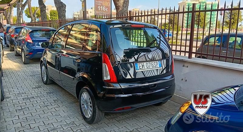 Usata Lancia Musa 95 CV (69 kW) 2011 Nero Monovolume