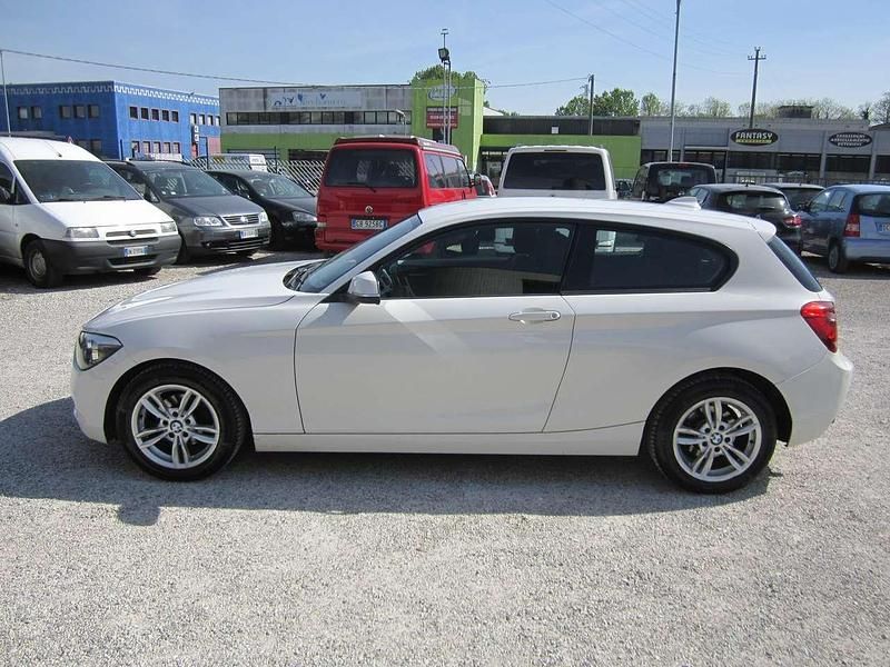 Usata BMW 114 95 CV (69 kW) 2013 Bianco Utilitaria