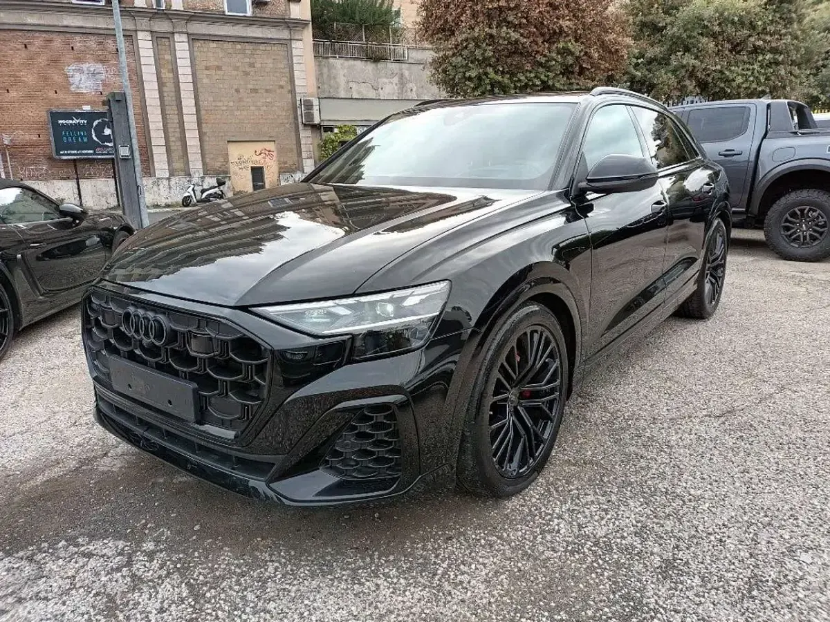 Usata Audi Q8 286 CV (210 kW) 2024 Nero SUV